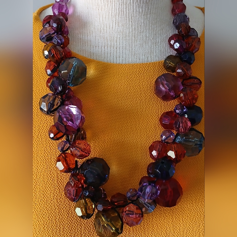 Multicolor Faceted Bead Statement Necklace.